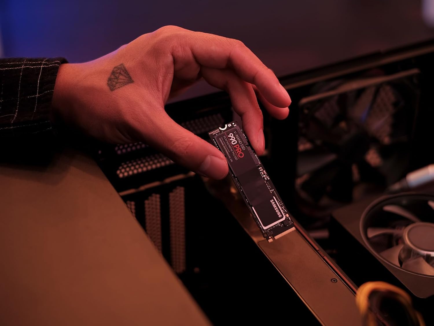 Samsung 990 PRO 2TB NVMe M.2 PCIe Gen4 Internal SSD